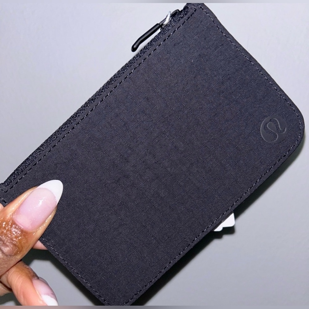 Lulu lemon cardholder